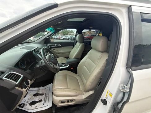 Used 2014 Ford Explorer Limited w/ Equipment Group 302A AWD/4WD image 19