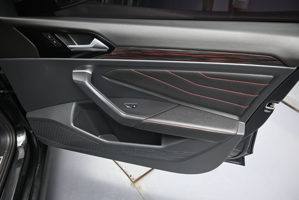 Used 2024 Volkswagen Jetta GLI Autobahn FWD image 32