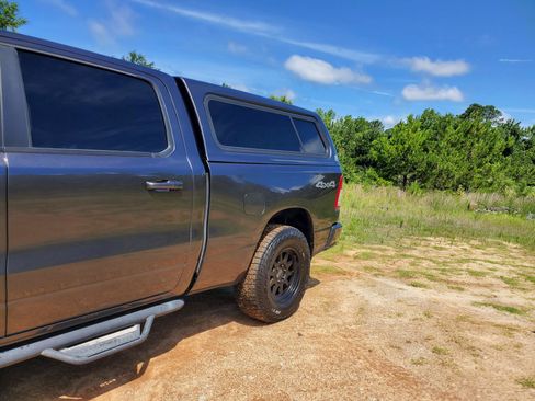 Used 2019 RAM 1500 Big Horn AWD/4WD image 6
