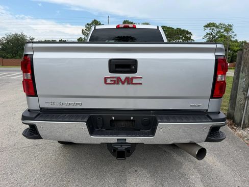 Used 2019 GMC Sierra 2500 SLT w/ Duramax Plus Package AWD/4WD image 5