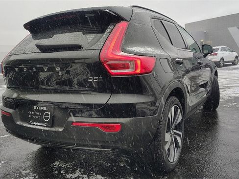 Used 2024 Volvo XC40 B5 Plus w/ Protection Package Premier image 3