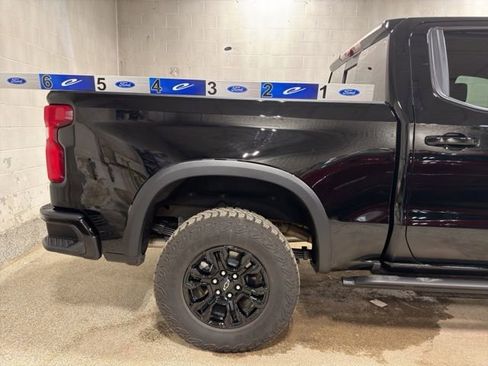 Used 2025 Chevrolet Silverado 1500 ZR2 w/ Technology Package AWD/4WD image 32