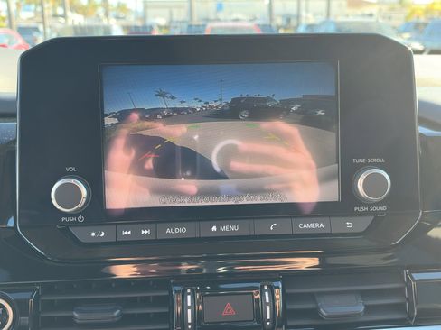 Used 2024 Nissan Pathfinder SV image 22