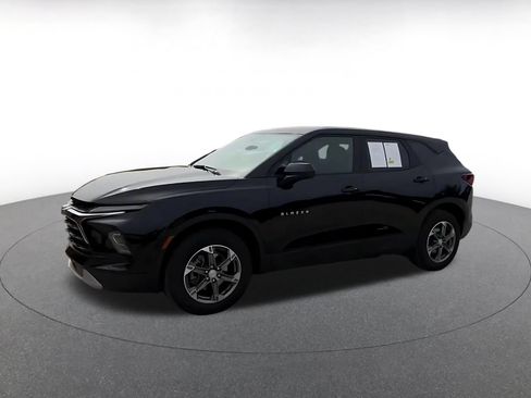 Used 2025 Chevrolet Blazer LT FWD image 8
