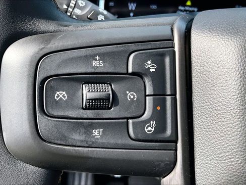 Used 2025 GMC Sierra 2500 AT4 w/ AT4 Premium Plus Package image 11