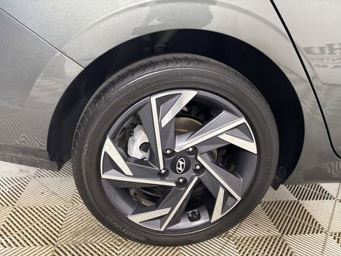 Used 2025 Hyundai Elantra Sport image 31