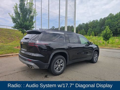 Used 2025 Chevrolet Traverse LT AWD/4WD image 3