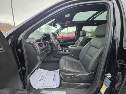 Used 2023 Chevrolet Suburban RST w/ Luxury Package image 32