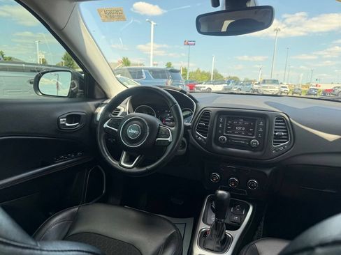 Used 2018 Jeep Compass Latitude AWD/4WD image 49