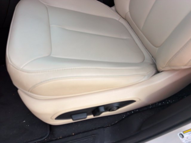 Used 2023 Jeep Grand Cherokee L Limited w/ Black Appearance Package AWD/4WD image 9