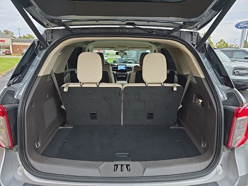 Used 2023 Ford Explorer Platinum w/ Class IV Trailer Tow Package image 22