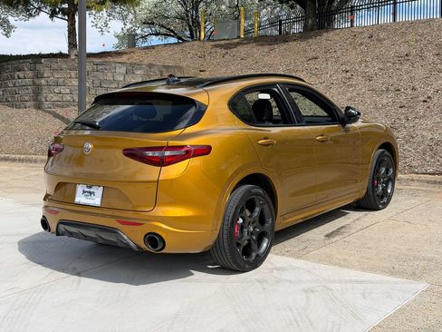 Used 2023 Alfa Romeo Stelvio Veloce image 3