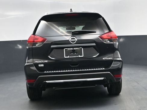 Used 2017 Nissan Rogue SV w/ SV Premium Package image 22