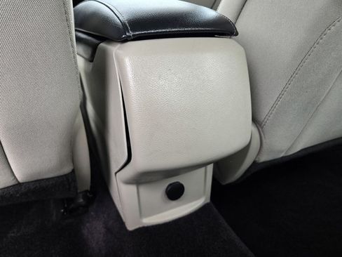 Used 2017 Ford Fusion SE FWD image 28