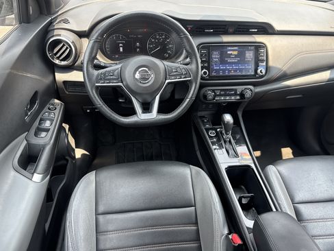 Used 2021 Nissan Kicks SR w/ SR Premium Package FWD image 12