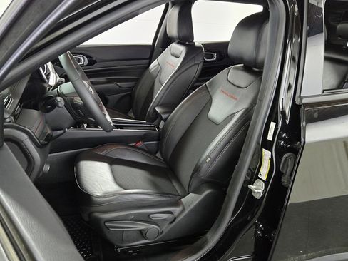 Used 2024 Jeep Compass Trailhawk image 21