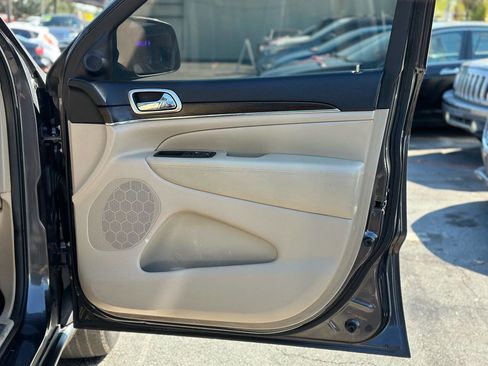 Used 2014 Jeep Grand Cherokee Limited image 27