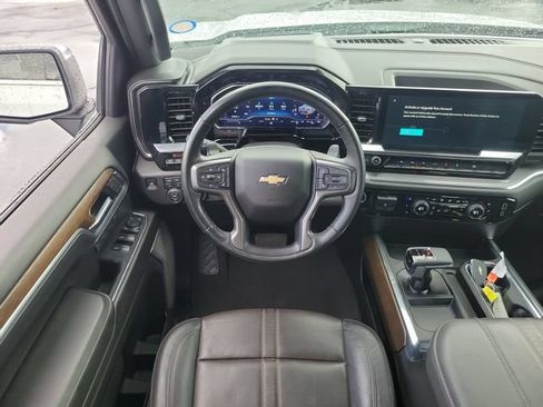 Used 2025 Chevrolet Silverado 1500 High Country w/ High Country Premium Package AWD/4WD image 16