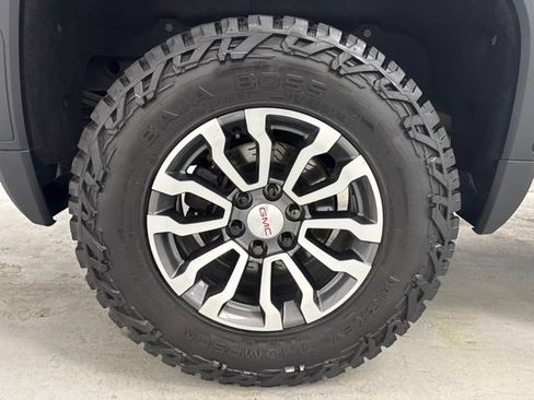 Used 2021 GMC Sierra 1500 AT4 w/ AT4 Premium Package AWD/4WD image 39
