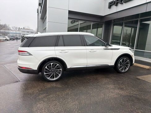 Used 2023 Lincoln Aviator Reserve w/ Equipment Group 201A AWD/4WD image 9
