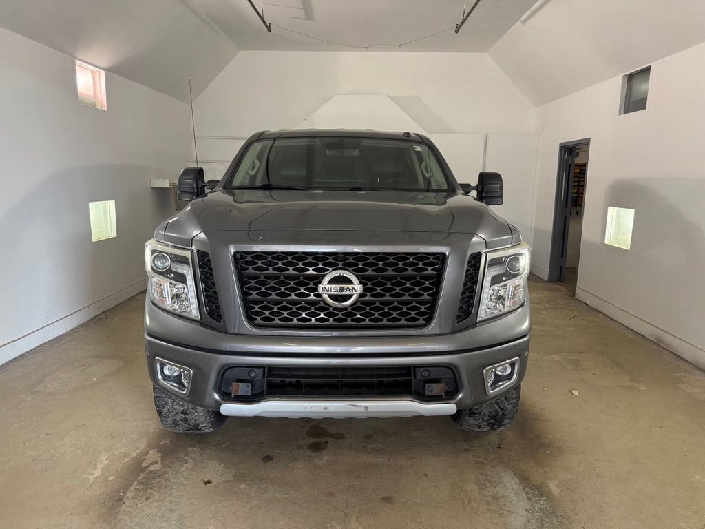 Used 2019 Nissan Titan PRO-4X w/ Pro-4x Convenience Package AWD/4WD image 2