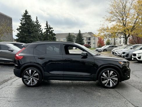 Used 2021 Volvo XC40 P8 Recharge w/ Advanced Package image 7