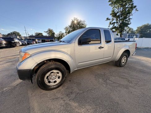 Used 2007 Nissan Frontier XE w/ Preferred Pkg RWD image 11