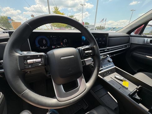 Used 2022 GMC Terrain SLT w/ Infotainment Package II FWD image 9