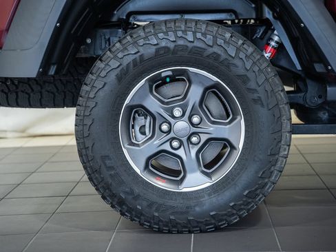 Used 2021 Jeep Gladiator Rubicon w/ LED Lighting Group AWD/4WD image 17