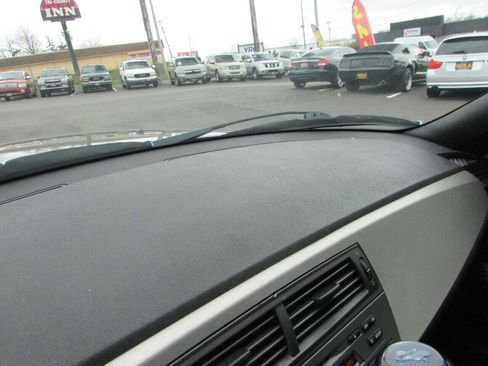 Used 2003 BMW Z4 2.5i image 49