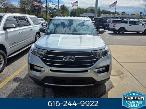 Used 2023 Ford Explorer XLT w/ Equipment Group 202A AWD/4WD image 2