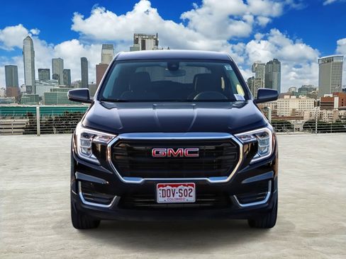 Used 2024 GMC Terrain SLE AWD/4WD image 2