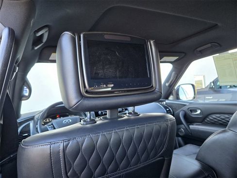 Used 2022 INFINITI QX80 Sensory w/ Cargo Package image 11