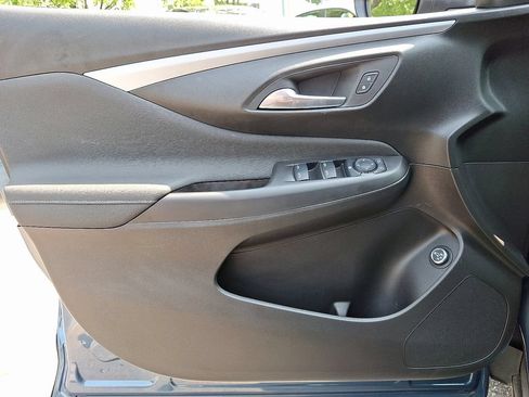 Used 2024 Buick Envista Preferred w/ Convenience II Package FWD image 12
