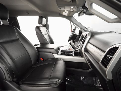 Used 2019 Ford F250 Lariat w/ Lariat Ultimate Package image 24