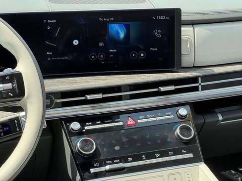 Used 2025 Hyundai Santa Fe Calligraphy AWD/4WD image 5
