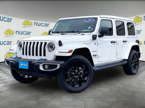 Used 2023 Jeep Wrangler Sahara w/ Cold Weather Group image 3