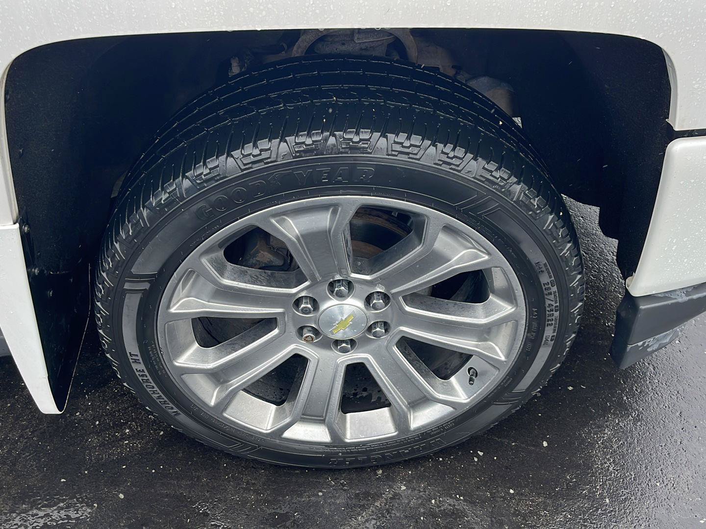 Used 2018 Chevrolet Silverado 1500 High Country AWD/4WD image 31
