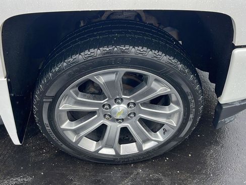Used 2018 Chevrolet Silverado 1500 High Country AWD/4WD image 31