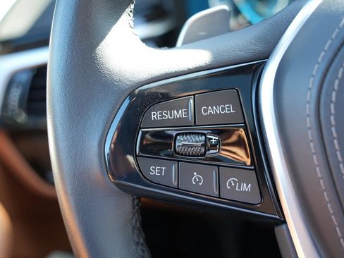 Used 2023 BMW 530e w/ Premium Package image 19