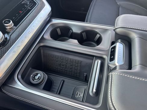 New 2025 Ford Expedition Platinum w/ Stealth Performance Package image 19