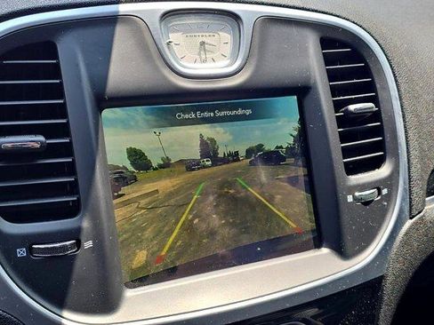 Used 2023 Chrysler 300 Touring w/ Sport Appearance Package image 27