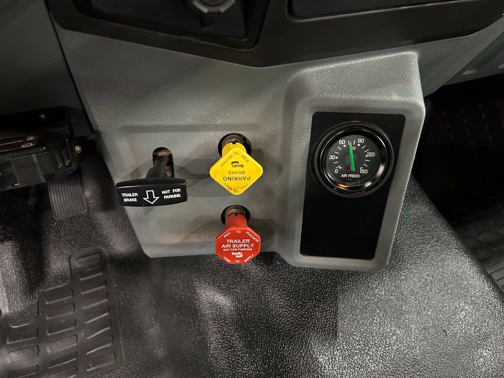 Certified 2022 Ford F750 2WD Regular Cab Super Duty image 15