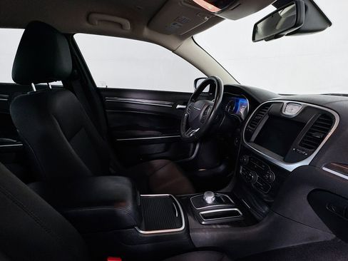 Used 2019 Chrysler 300 Touring w/ Sport Appearance Package RWD image 27