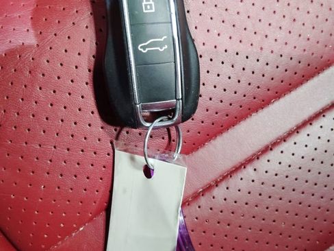 Used 2022 Porsche Cayenne S image 44