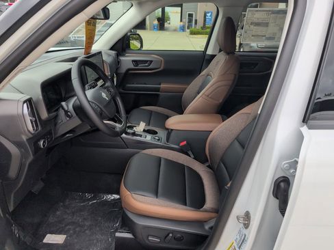 New 2026 Ford Bronco Sport Outer Banks w/ Outer Banks Tech Package+ AWD/4WD image 4