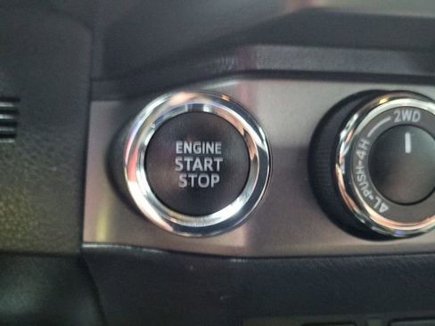 Used 2021 Toyota Tacoma TRD Off-Road w/ Technology Package image 19