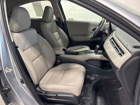 Used 2018 Honda HR-V EX-L image 12