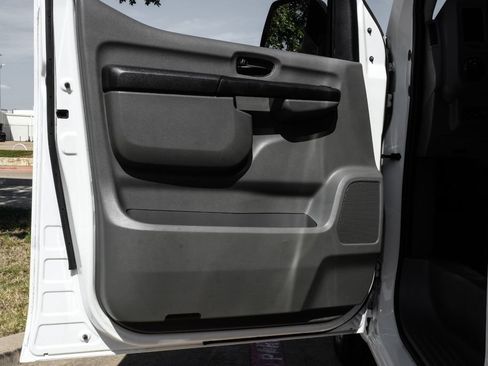 Used 2019 Nissan NV 2500 SV RWD image 38