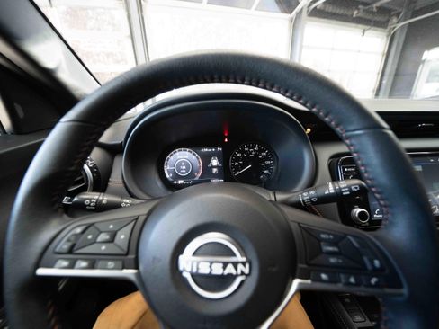 Used 2024 Nissan Kicks SR image 15